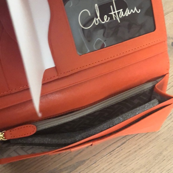 COLE HAAN Red Patent Leather Bifold Snap Flap Credit Card Wallet Clutch - Picture 8 of 11